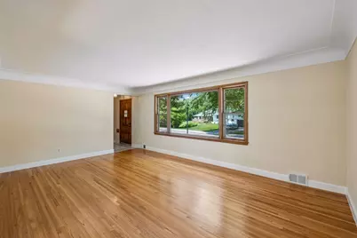 2670 Regent Avenue N, Golden Valley, MN 55422 - Photo 8
