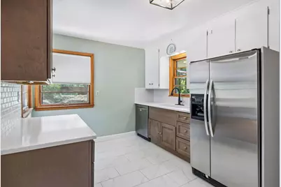 2670 Regent Avenue N, Golden Valley, MN 55422 - Photo 6