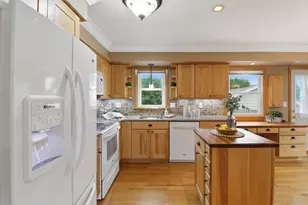 9306 Oakland Ave S, Bloomington, MN 55420 - Photo 2