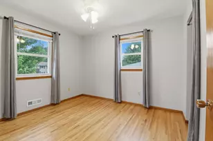 9306 Oakland Ave S, Bloomington, MN 55420 - Photo 14