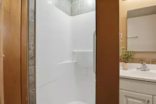 9306 Oakland Ave S, Bloomington, MN 55420 - Photo 18