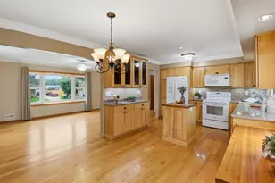 9306 Oakland Ave S, Bloomington, MN 55420 - Photo 6