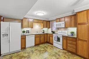 9306 Oakland Ave S, Bloomington, MN 55420 - Photo 22