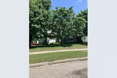 521 9th Avenue W, Alexandria, MN 56308 - Photo 2