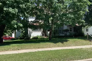 521 9th Ave W, Alexandria, MN 56308 - Photo 2
