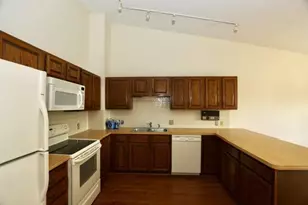 18300 Creeks Bend Dr, Minnetonka, MN 55345 - Photo 2