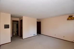 18300 Creeks Bend Dr, Minnetonka, MN 55345 - Photo 8