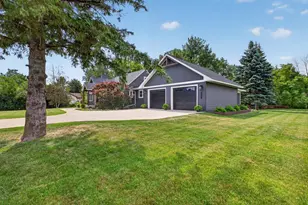 1914 12th Ave NE, Austin, MN 55912 - Photo 2