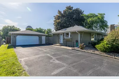8006 Upton Avenue S, Bloomington, MN 55431 - Photo 48