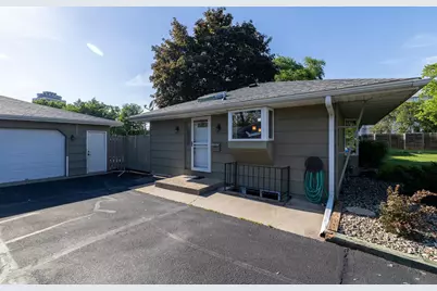 8006 Upton Avenue S, Bloomington, MN 55431 - Photo 2
