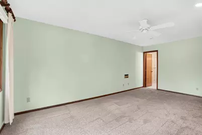 7055 Robinwood Trail, Woodbury, MN 55125 - Photo 18