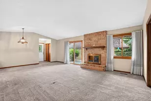 7055 Robinwood Trail, Woodbury, MN 55125 - Photo 4
