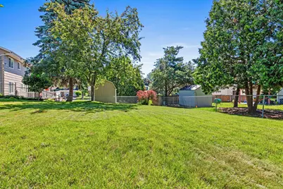6321 Edgemont Circle N, Brooklyn Park, MN 55428 - Photo 10