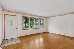3609 Rolling View Dr, White Bear Lake, MN 55110 - Photo 4
