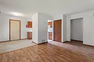 6264 15th St N, Oakdale, MN 55128 - Photo 2