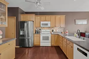 7515 5th St N, Oakdale, MN 55128 - Photo 8