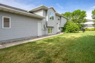 2835 Wheatland Dr S, Fargo,  58103 - Photo 2