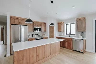 348 Highlands Avenue, Zumbrota, MN 55992 - Photo 4