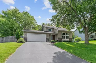 4770 Yorktown Ln N, Plymouth, MN 55442 - Photo 2