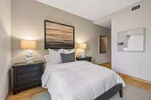 215 10th Ave S, Minneapolis, MN 55415 - Photo 26