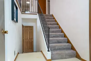 305 Darrell Ct, Stillwater, MN 55082 - Photo 4