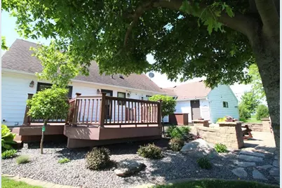 11697 210th Street E, Kenyon, MN 55946 - Photo 2