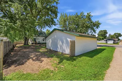 225 Main Street W, Melrose, MN 56352 - Photo 12