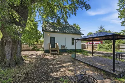 225 Main Street W, Melrose, MN 56352 - Photo 10