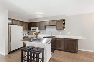 1411 Oak Leaf Ln, Burnsville, MN 55337 - Photo 4