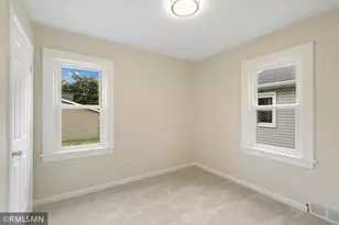 1868 Hawthorne Ave E, Saint Paul, MN 55119 - Photo 10