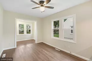 1868 Hawthorne Ave E, Saint Paul, MN 55119 - Photo 6