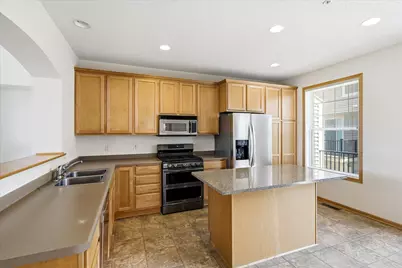 8262 Labont Way #5, Eden Prairie, MN 55344 - Photo 4