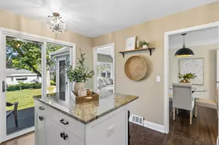 5712 Zenith Ave S, Edina, MN 55410 - Photo 10