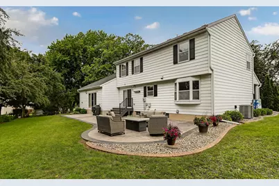 206 Highland Court SE, Stewartville, MN 55976 - Photo 2