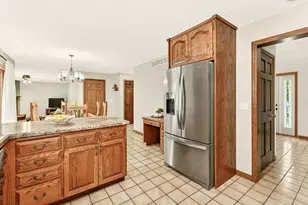 206 Highland Ct SE, Stewartville, MN 55976 - Photo 4