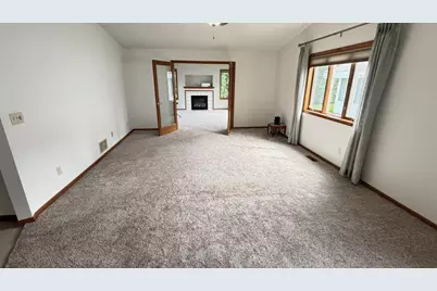 806 28th Avenue SW, Willmar, MN 56201 - Photo 2