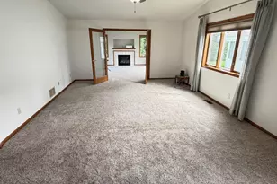 806 28th Ave SW, Willmar, MN 56201 - Photo 2