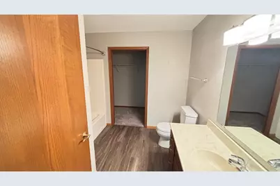 806 28th Avenue SW, Willmar, MN 56201 - Photo 8