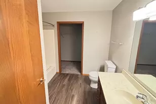 806 28th Ave SW, Willmar, MN 56201 - Photo 8