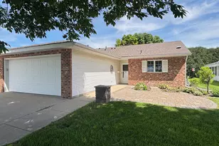 806 28th Ave SW, Willmar, MN 56201 - Photo 2