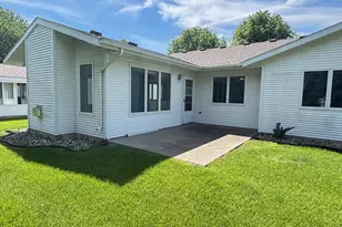 806 28th Ave SW, Willmar, MN 56201 - Photo 4