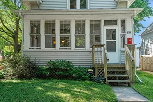 922 Armstrong Ave, Saint Paul, MN 55102 - Photo 2