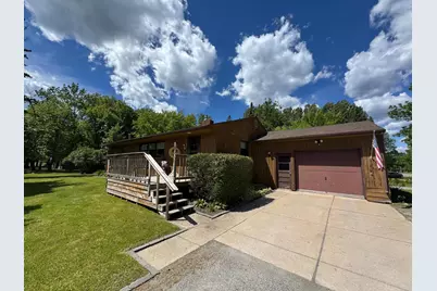 415 Roosevelt Street NE, Warroad, MN 56763 - Photo 2