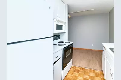2800 Hamline Avenue N #217, Roseville, MN 55113 - Photo 4
