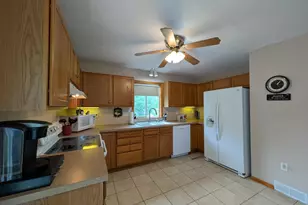501 Prospect St, Milroy, MN 56263 - Photo 4