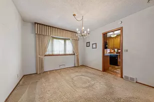 174 Spring Valley Dr, Bloomington, MN 55420 - Photo 8