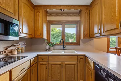 174 Spring Valley Drive, Bloomington, MN 55420 - Photo 10
