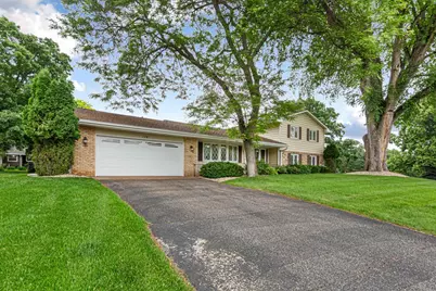 174 Spring Valley Drive, Bloomington, MN 55420 - Photo 2