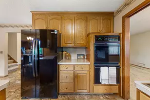 174 Spring Valley Dr, Bloomington, MN 55420 - Photo 12