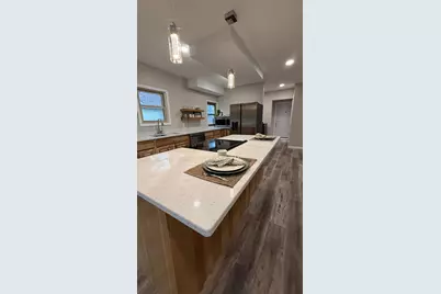 212 N Murphy Street, Lake Crystal, MN 56055 - Photo 6